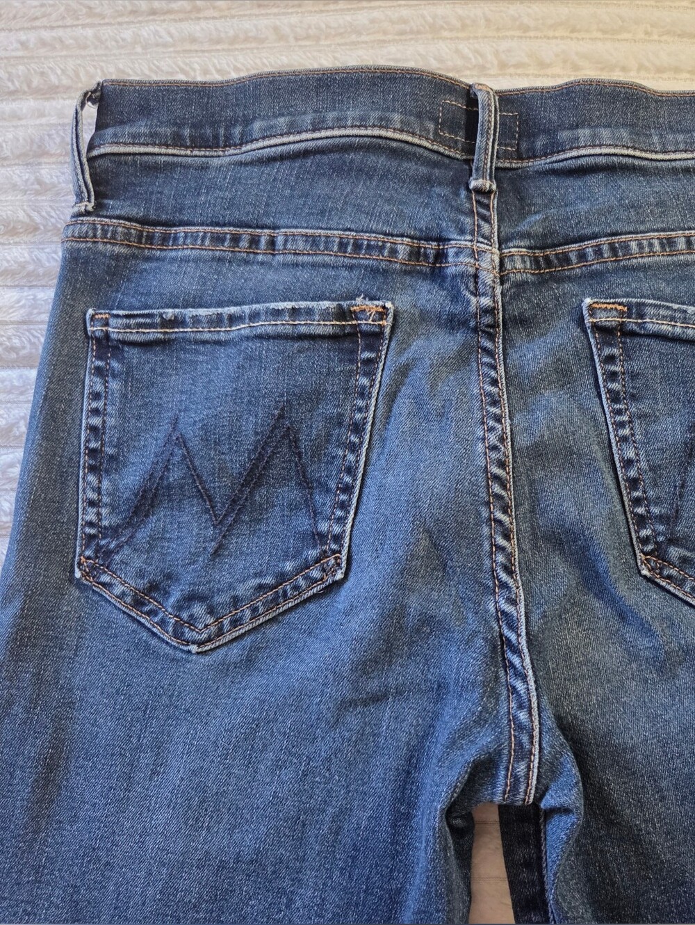 MOTHER The Insider Crop Step Fray Jeans Size 28 Dark Wash Raw Hem - Picture 5 of 11